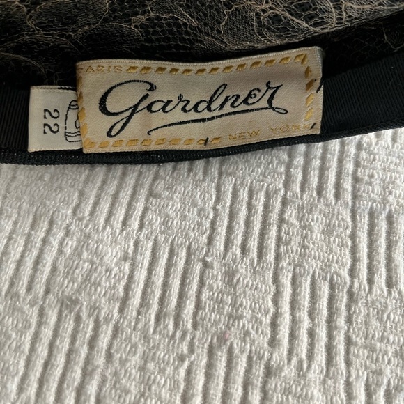 Gardner Black Peau de Soie & Velvet Vintage 40s Hat - Picture 3 of 7